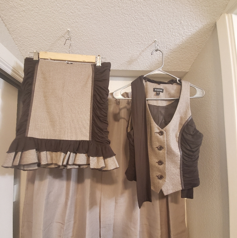 Skirt suit Bebe size xs & skirt 4